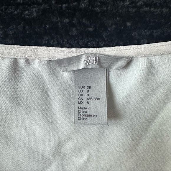 H&M Ruffle Bell Sleeve Blouse - Picture 4 of 8